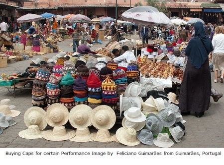 640px-Hats_on_Marrakesh_market