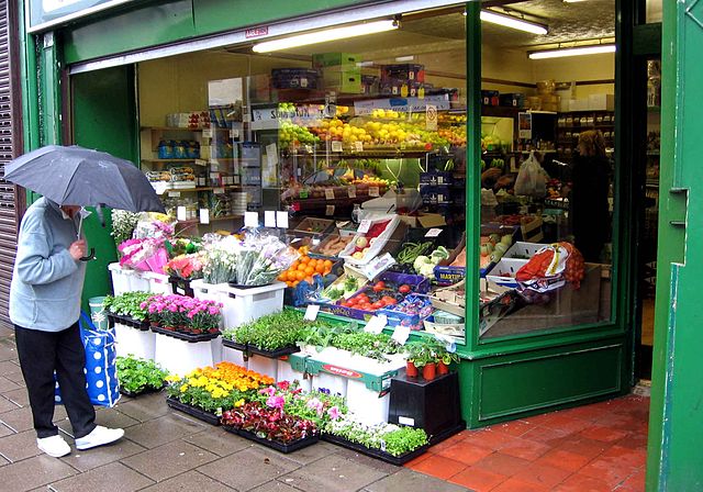 640px-gourock_greengrocers_ext